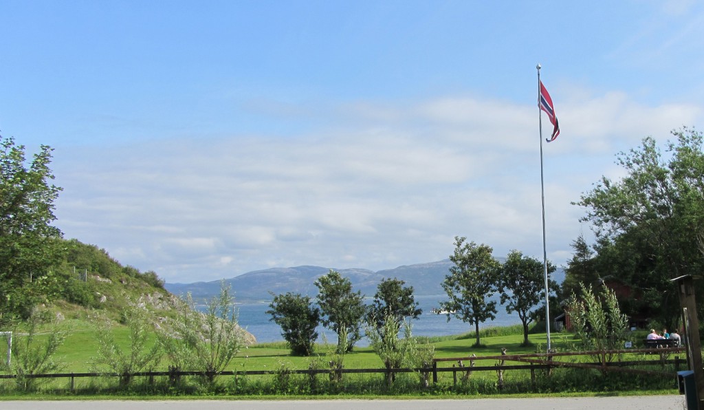 Utsikten fra Motellet mot sjøen på Austrått Camping og Motel